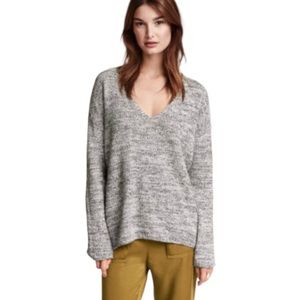 H&M Knit Sweater Women's Size Small‎ Grey White Marled Conscious  Cotton V-Neck